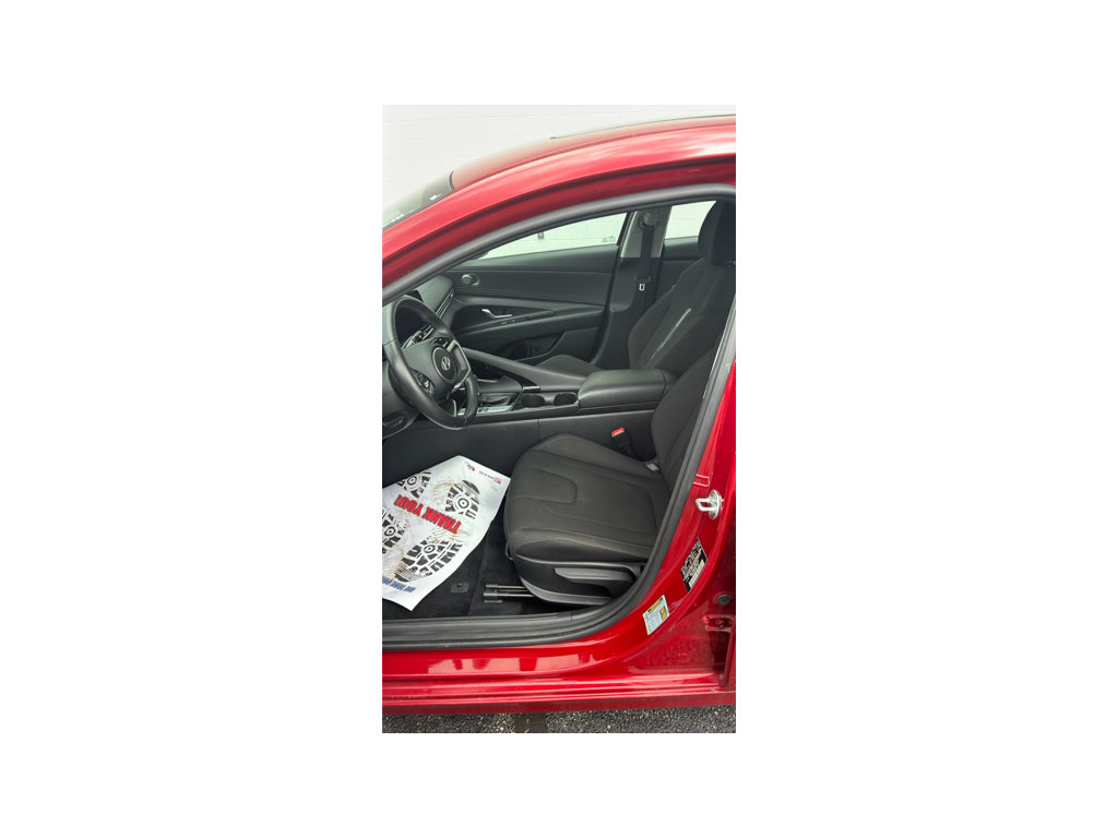 Used 2025 Hyundai Elantra SEL FWD image 11