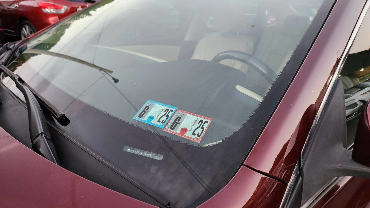 Used 2013 Toyota Avalon XLE Touring image 22