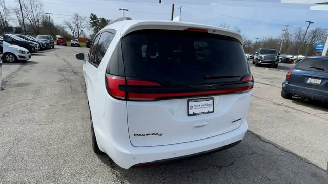 Used 2022 Chrysler Pacifica Limited w/ Uconnect Theater Family Group FWD image 8