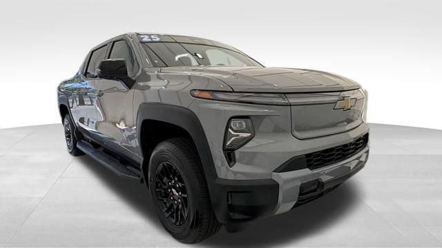 Used 2025 Chevrolet Silverado EV LT AWD/4WD image 8