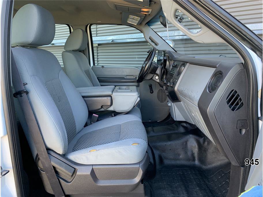 Used 2011 Ford F550 4x4 Crew Cab Super Duty w/ Payload Upgrade Pkg image 23