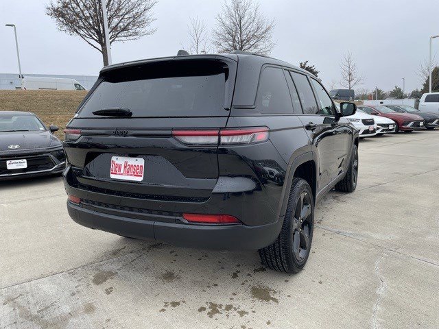 New 2025 Jeep Grand Cherokee Altitude image 6