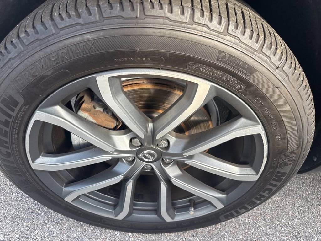 Used 2017 Volvo XC90 T6 Momentum w/ Vision Package image 11