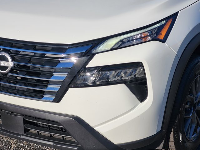 Used 2024 Nissan Rogue S image 7