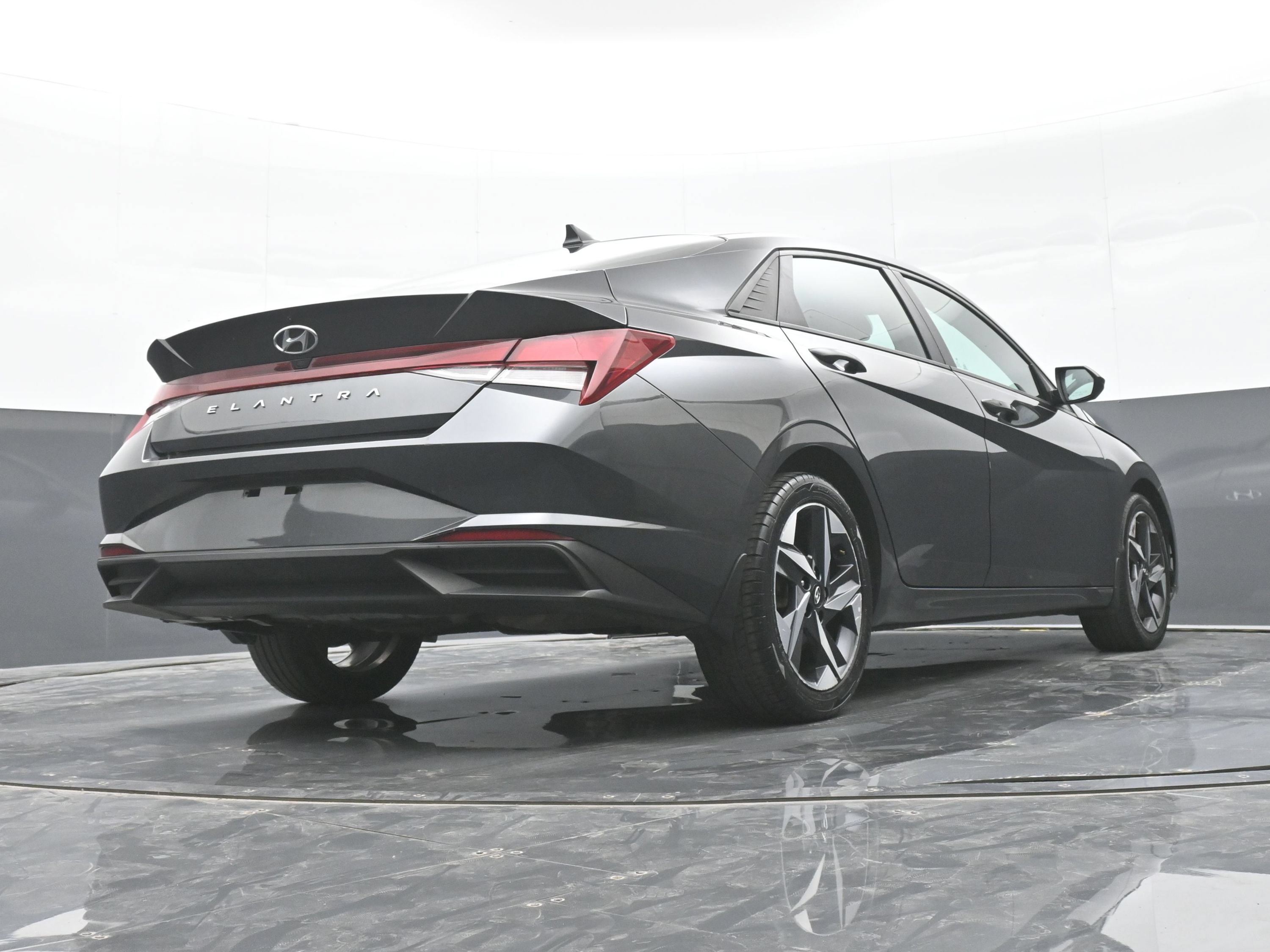 Used 2023 Hyundai Elantra SEL w/ Convenience Package FWD image 39