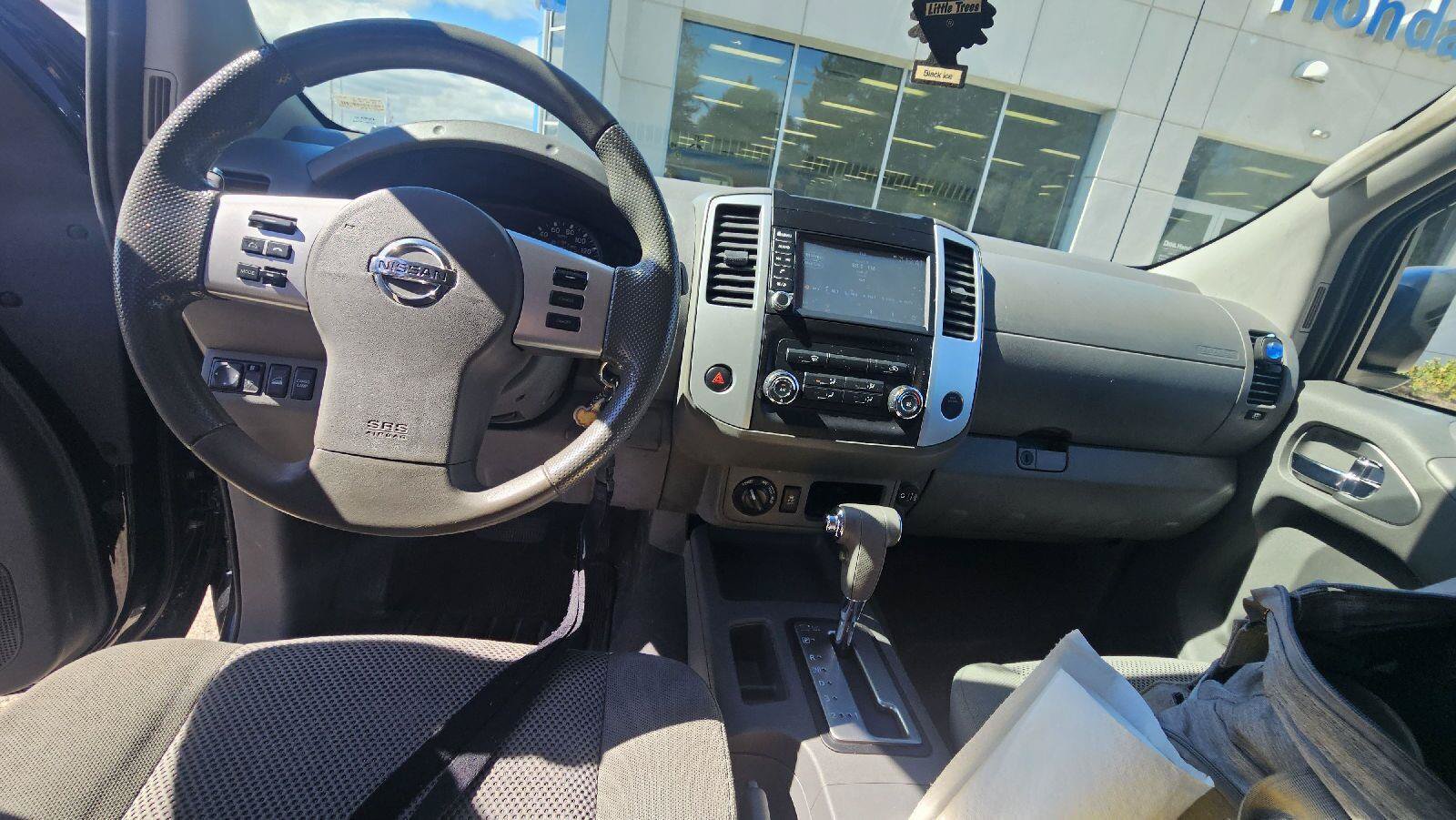Used 2019 Nissan Frontier SV AWD/4WD image 5