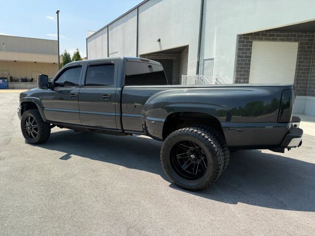 Used 2004 GMC Sierra 3500 SLT w/ Heavy-Duty Power Package AWD/4WD image 5