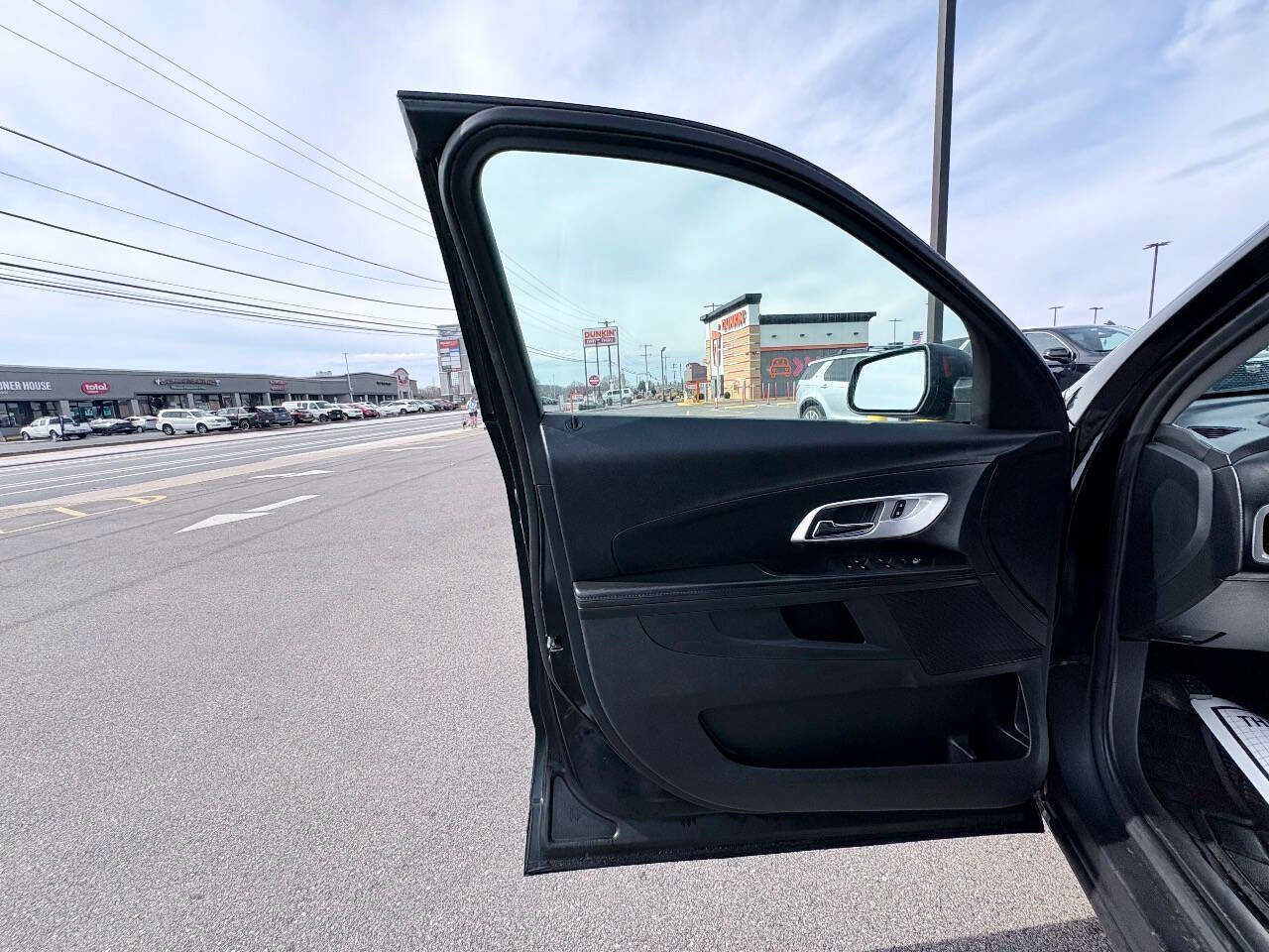 Used 2017 Chevrolet Equinox LS image 18