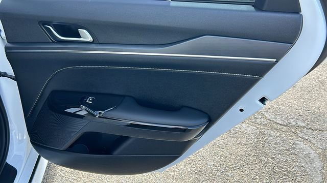 Used 2025 Kia K5 GT-Line w/ GT-Line Premium Package FWD image 12