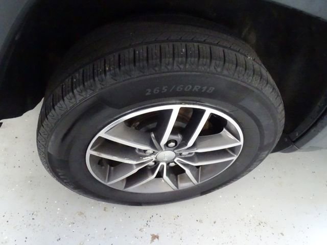 Used 2017 Jeep Grand Cherokee Limited w/ Luxury Group II image 29