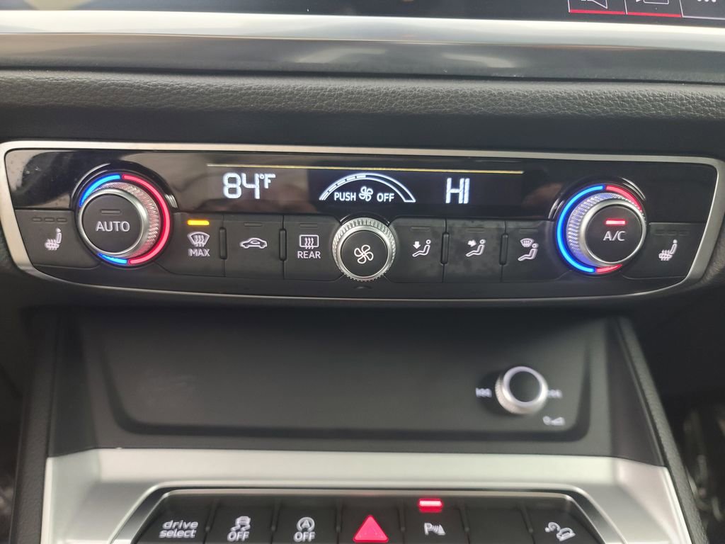 Used 2025 Audi Q3 2.0T Premium image 34