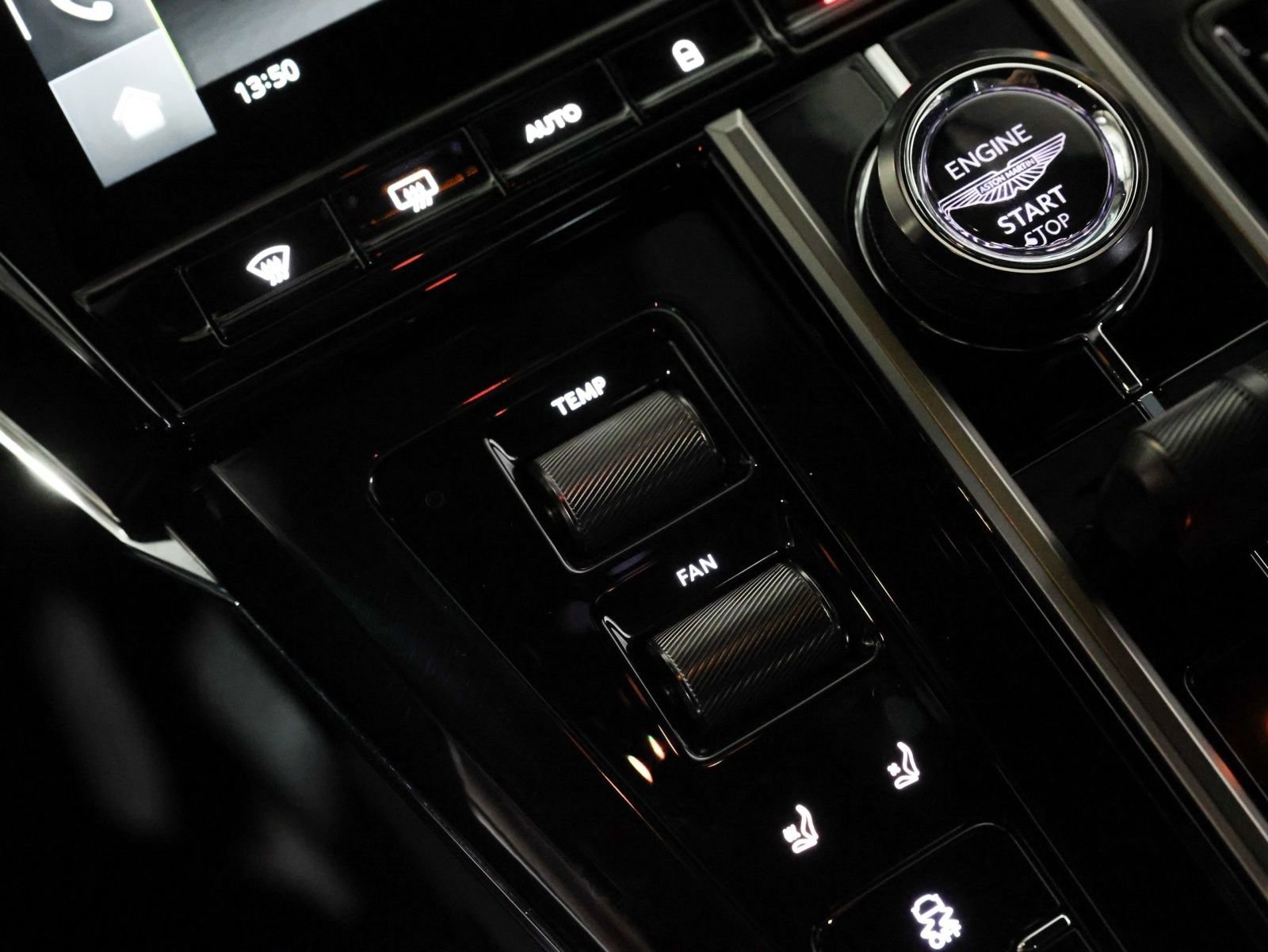 Used 2026 Aston Martin V8 Vantage Coupe RWD image 53