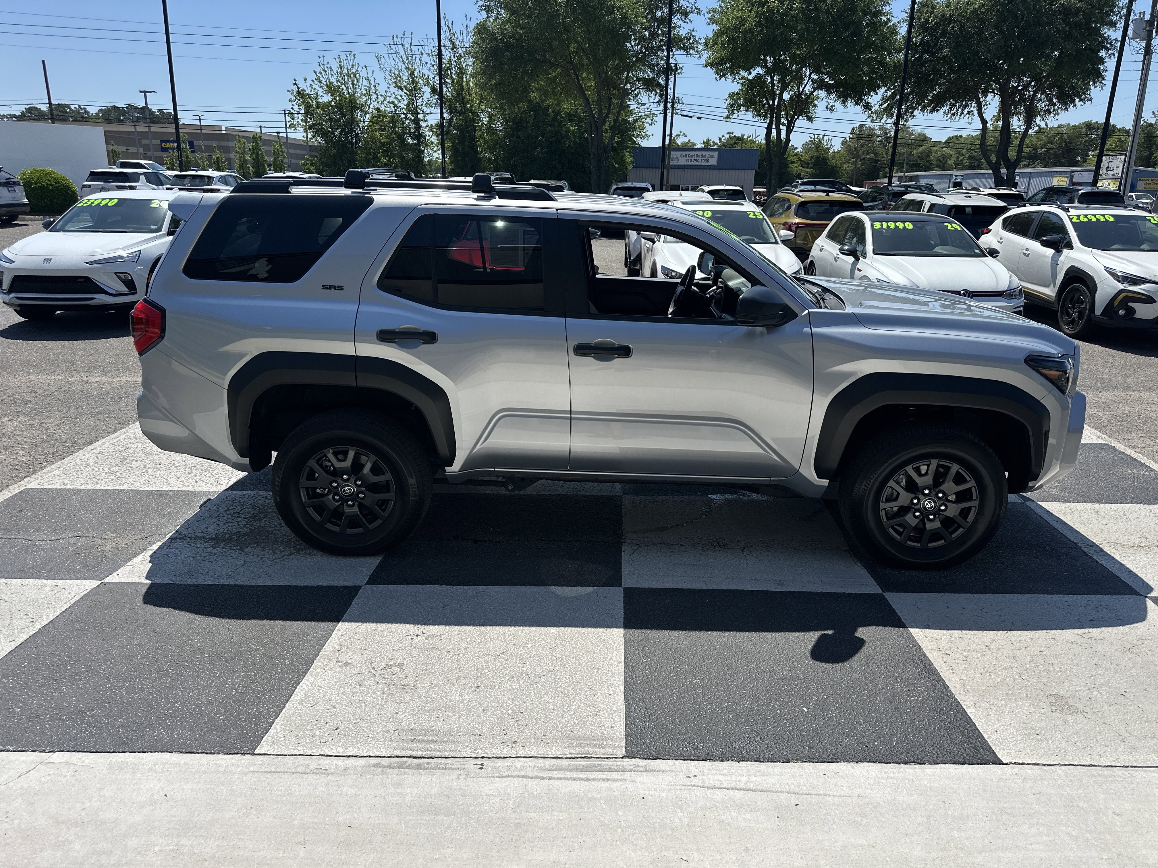 Used 2025 Toyota 4Runner SR5 AWD/4WD image 3