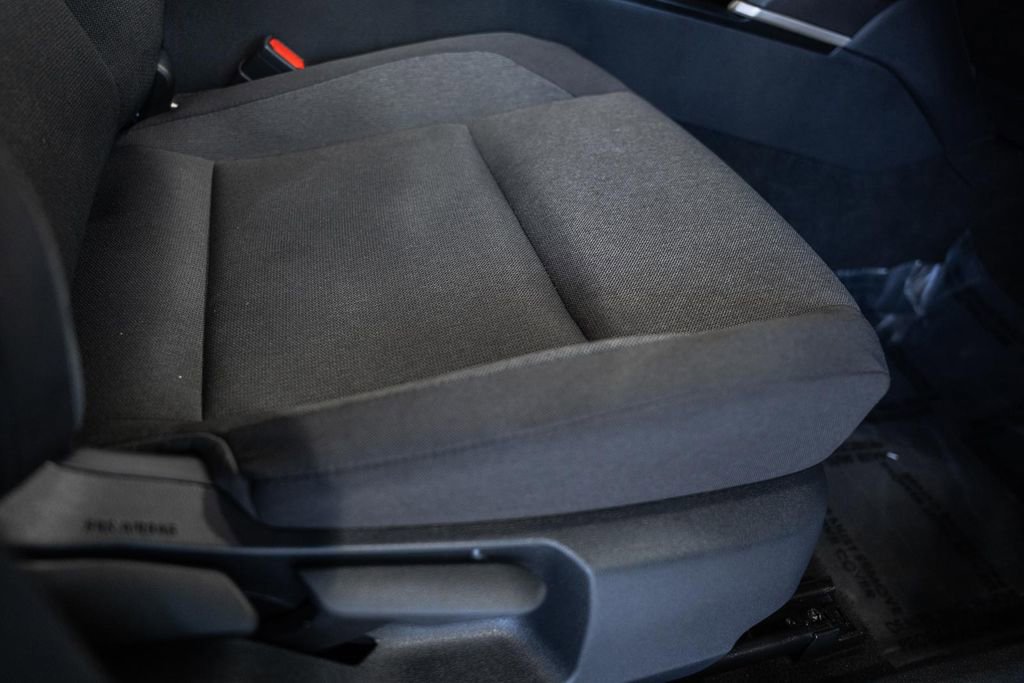 Used 2025 Toyota Camry LE image 32