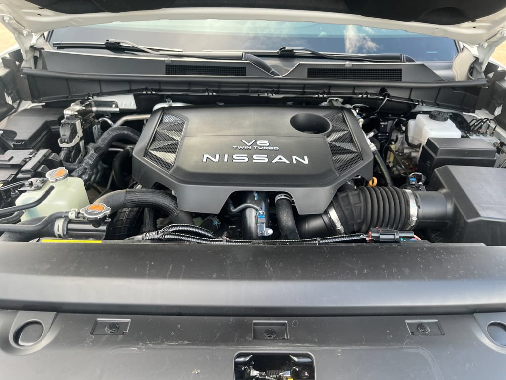 Certified 2025 Nissan Armada SL RWD image 30