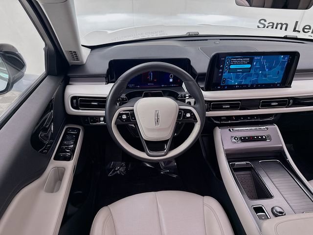 Used 2025 Lincoln Aviator AWD image 23