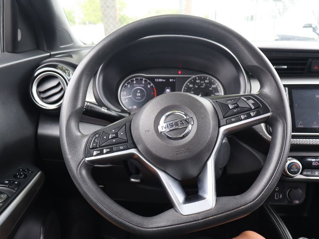 Used 2020 Nissan Kicks SV FWD image 32