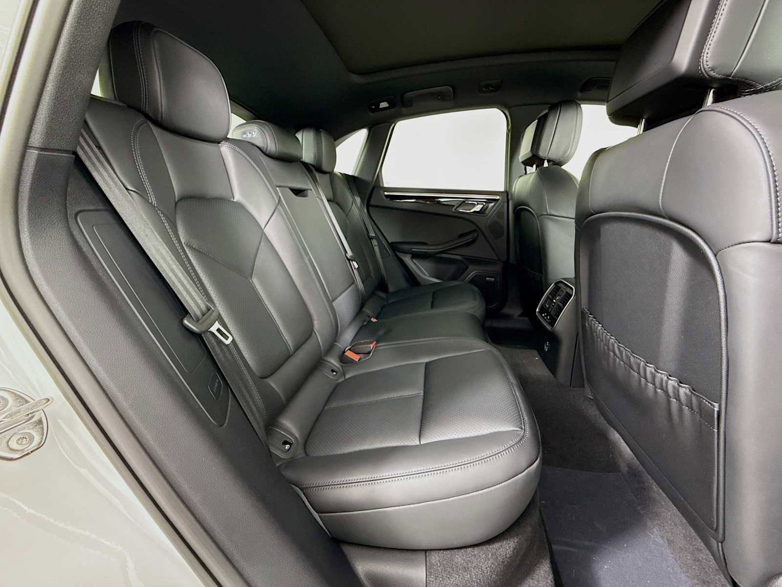 New 2026 Porsche Macan image 29