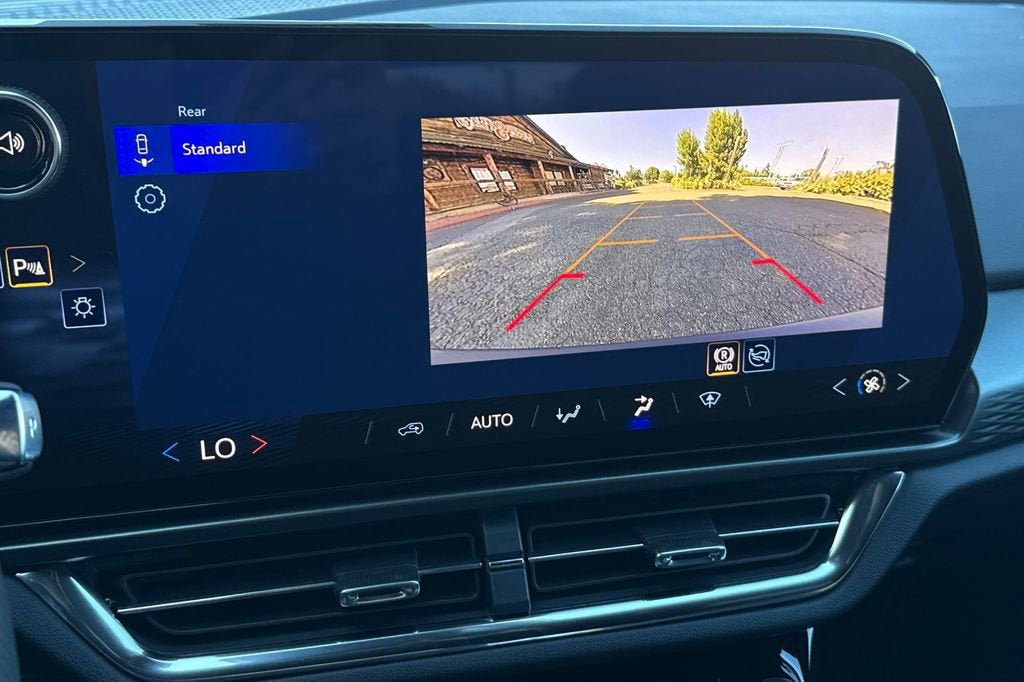New 2026 Chevrolet Equinox EV LT w/ LPO, Blackout Package FWD image 20