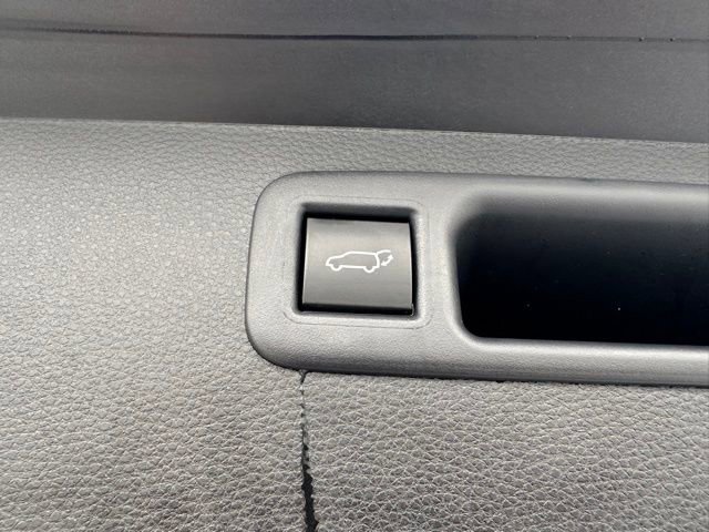 Certified 2025 Toyota Highlander Platinum image 10