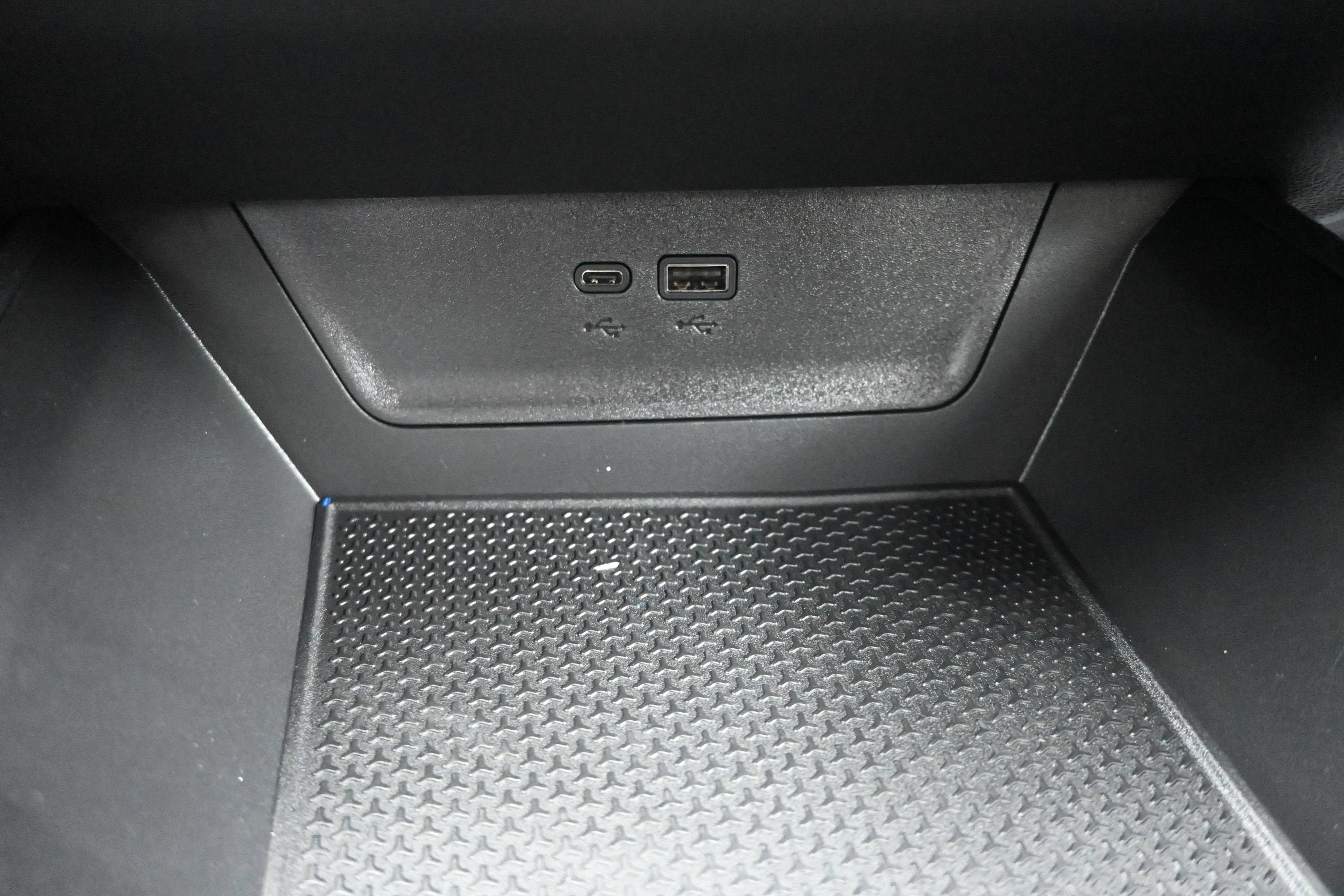 New 2027 Chevrolet Equinox LT w/ Convenience Package II FWD image 21