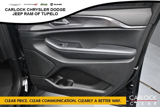 Used 2023 Jeep Grand Cherokee L Laredo RWD image 34