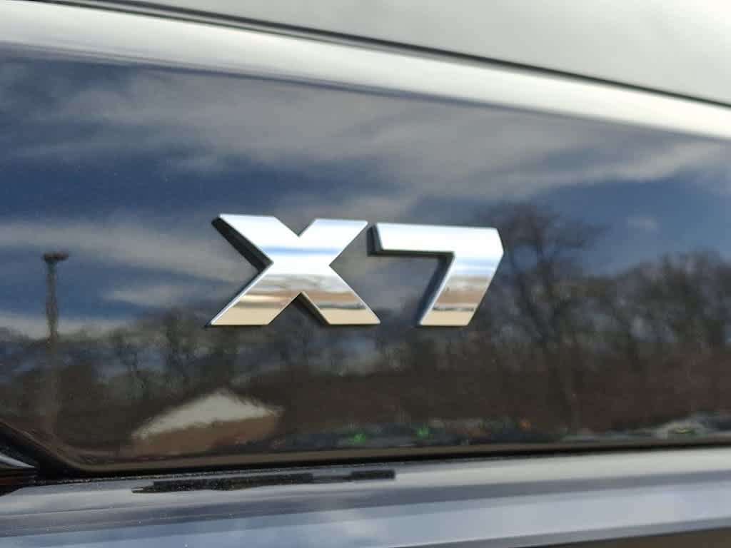Used 2025 BMW X7 M60i AWD/4WD image 13