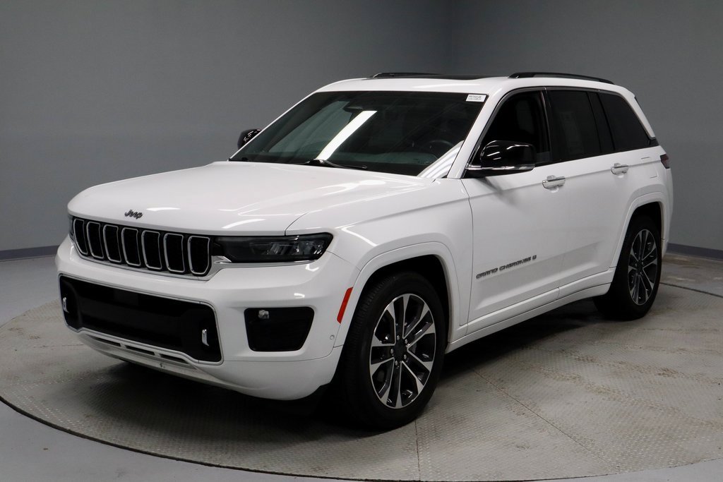 Used 2022 Jeep Grand Cherokee Overland w/ Luxury Tech Group IV image 9