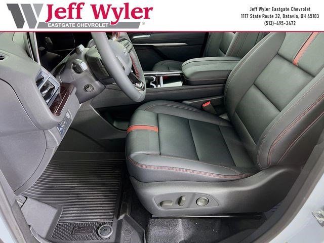 New 2026 Chevrolet Traverse RS w/ LPO, Floor Liner Package FWD image 3