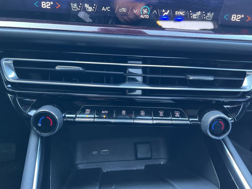 Used 2024 Chevrolet Traverse RS w/ LPO, Floor Liner Package image 23