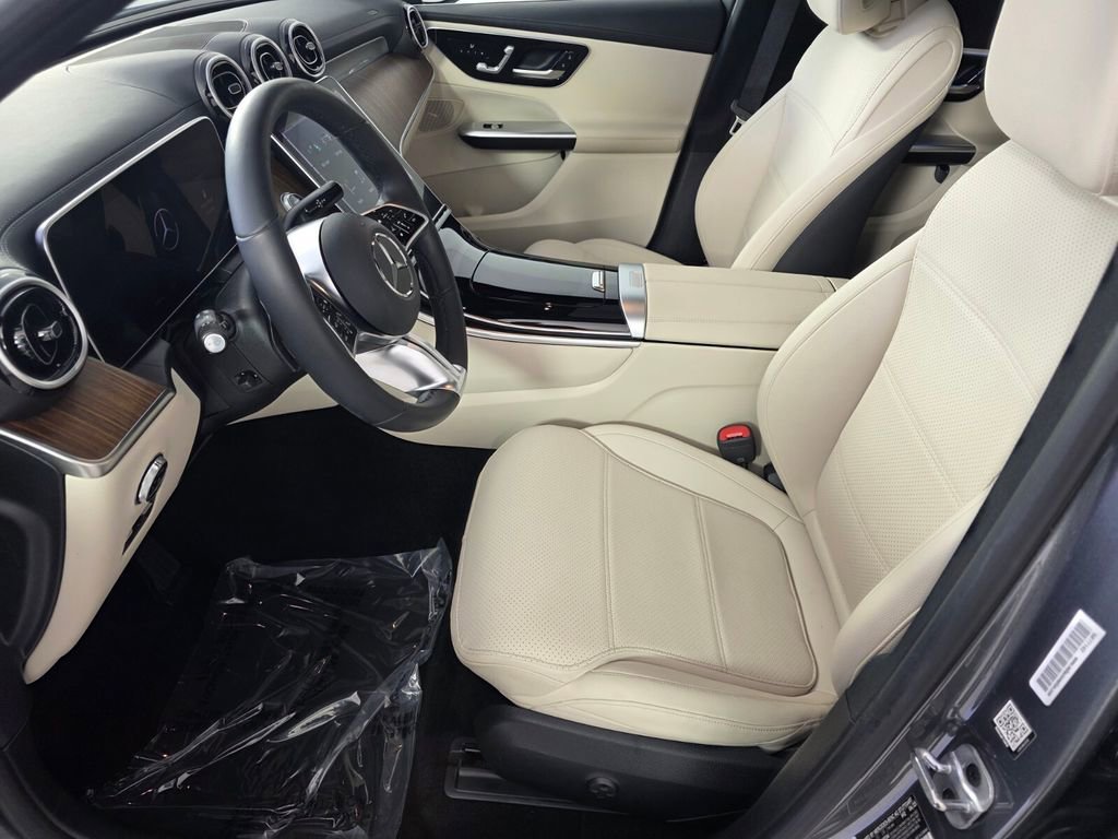 Used 2023 Mercedes-Benz GLC 300 4MATIC image 9
