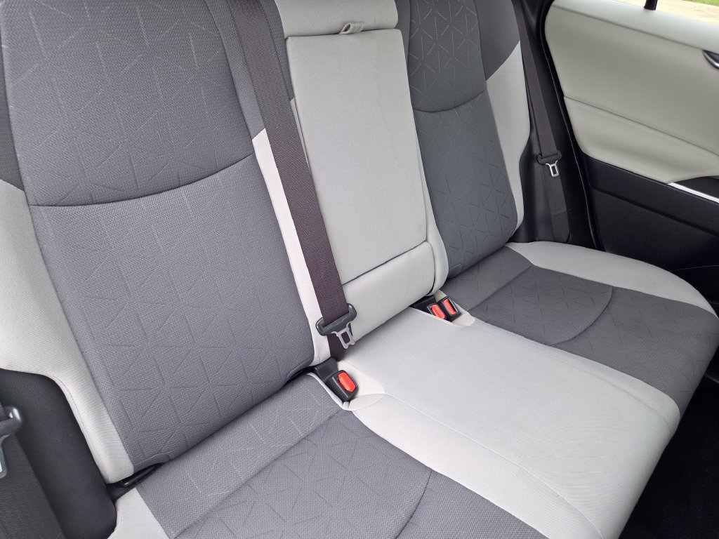 Used 2019 Toyota RAV4 XLE w/ Convenience Package FWD image 29