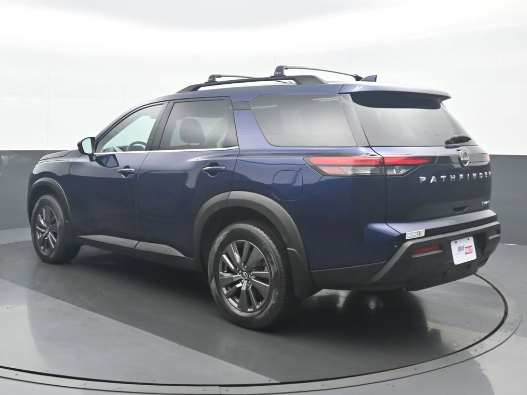 Used 2024 Nissan Pathfinder SV image 4