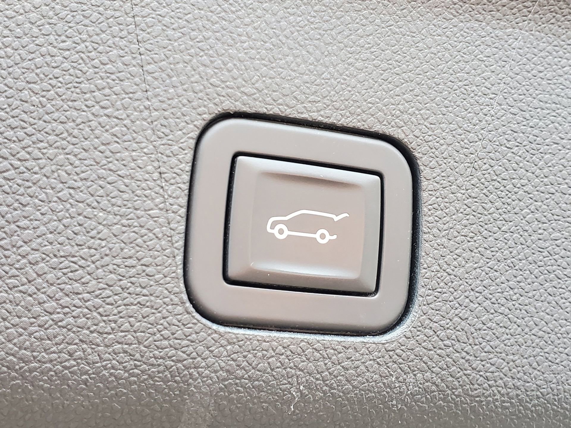 Used 2025 Chevrolet Tahoe Z71 image 8