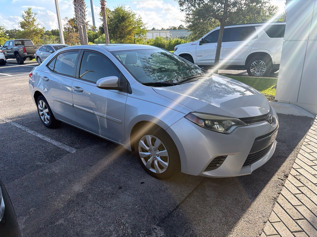 Used 2016 Toyota Corolla LE FWD image 2