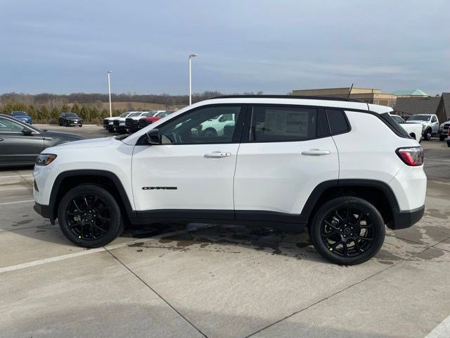 New 2026 Jeep Compass Latitude AWD/4WD image 2