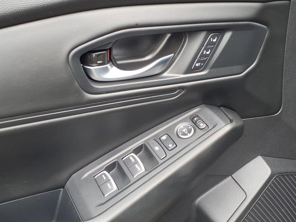 Used 2023 Honda Accord EX-L image 4