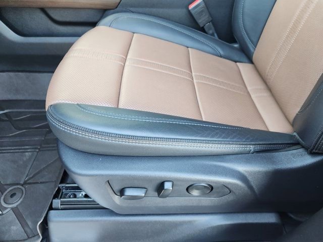 Used 2024 Chevrolet Silverado 1500 High Country w/ Technology Package image 26