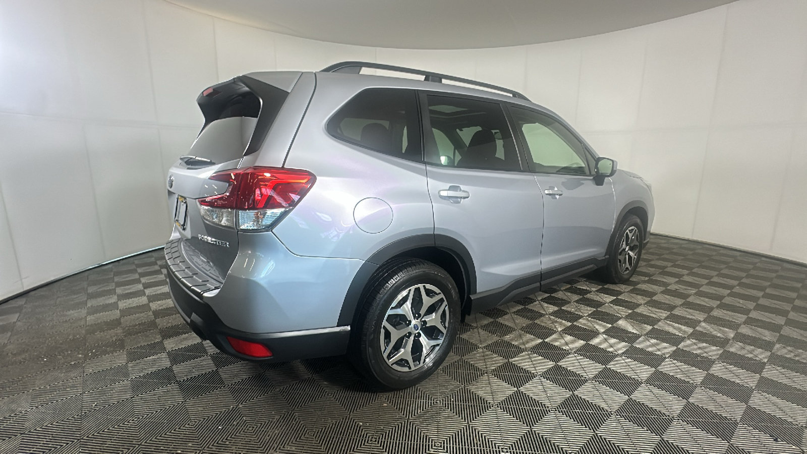 Used 2019 Subaru Forester Premium w/ Popular Package #1 AWD/4WD image 3