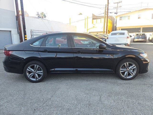 Used 2023 Volkswagen Jetta SE w/ Panoramic Sunroof Package FWD image 1