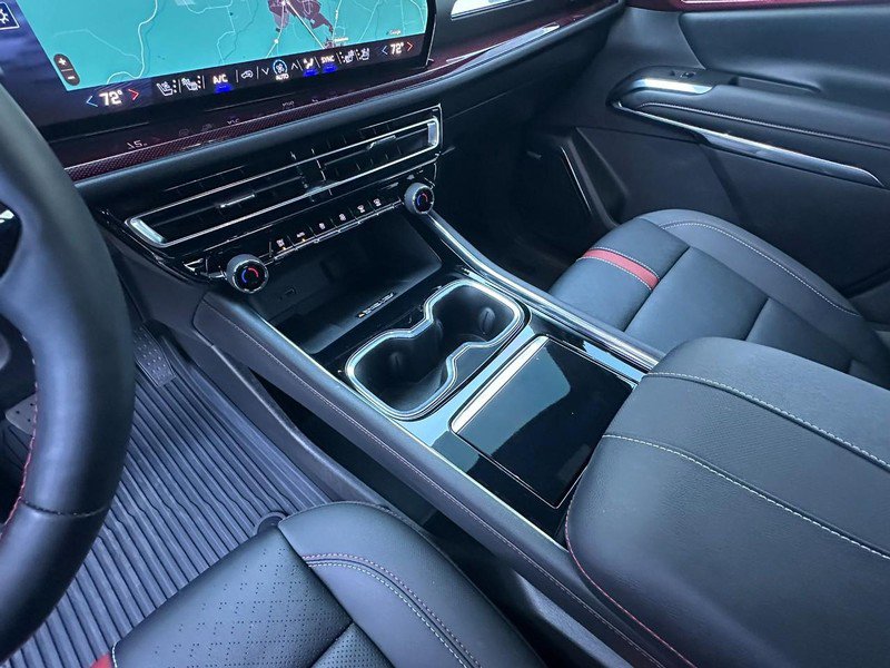 Used 2025 Chevrolet Traverse RS image 10