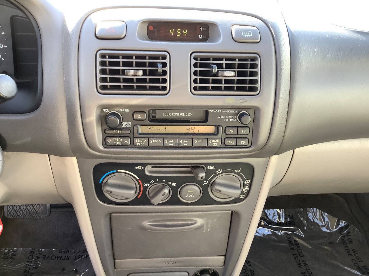 Used 2000 Toyota Corolla VE FWD image 28