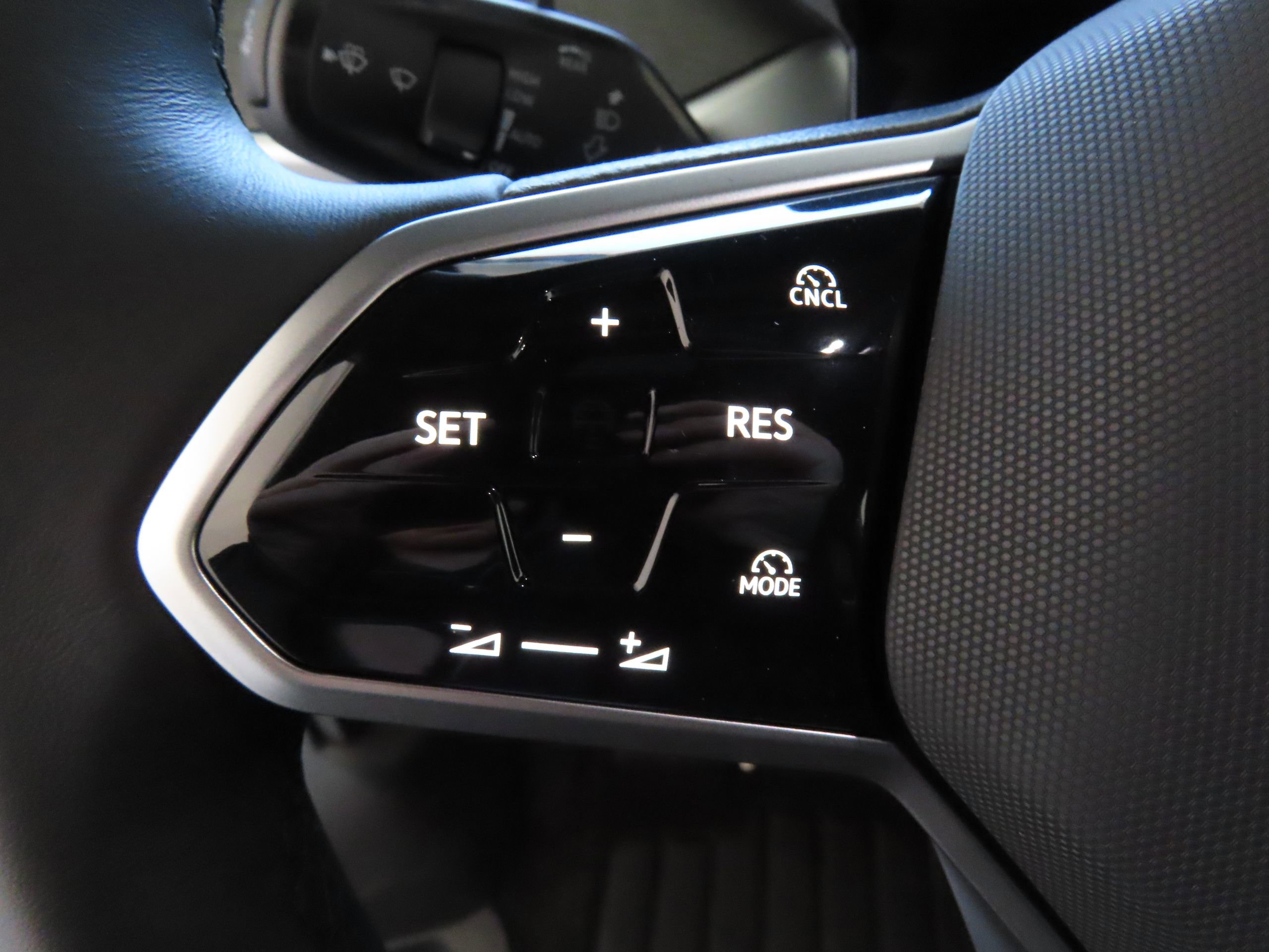 New 2025 Volkswagen ID. Buzz Pro S image 19