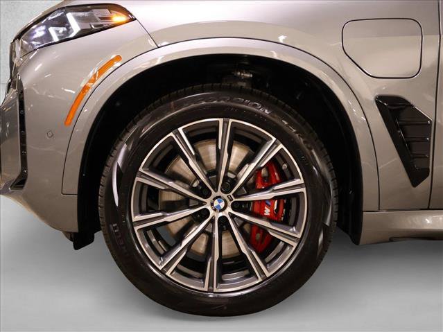 New 2026 BMW X5 xDrive50e w/ M Sport Package AWD/4WD image 10
