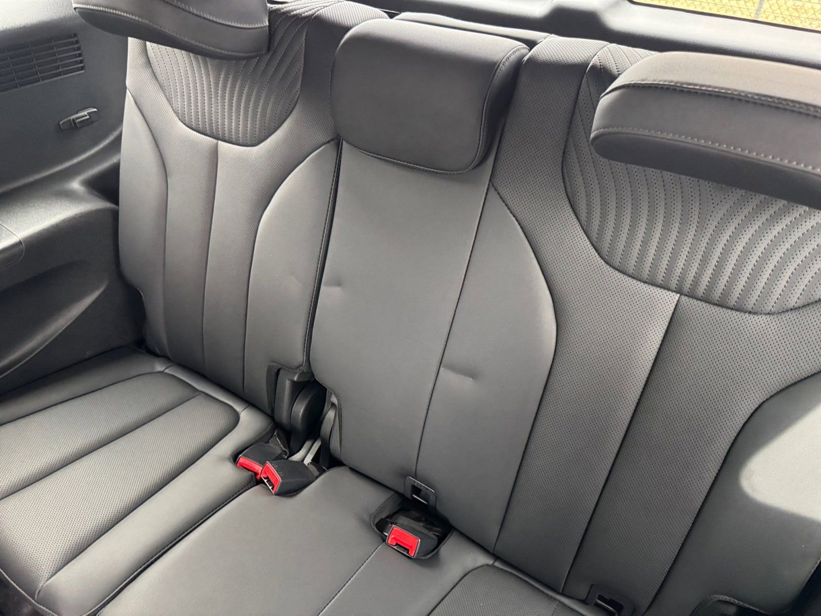 Used 2024 Hyundai Palisade Calligraphy image 19