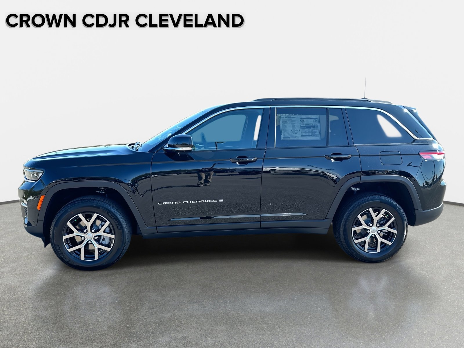 New 2025 Jeep Grand Cherokee Limited w/ Luxury Tech Group II AWD/4WD image 7