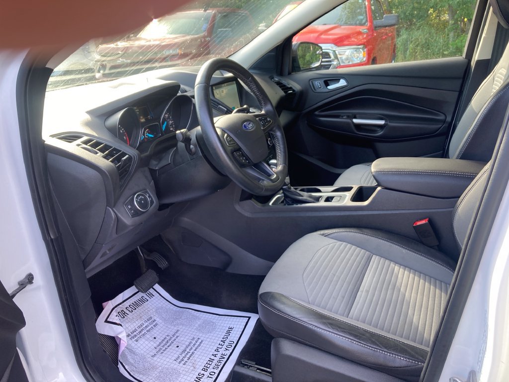 Used 2019 Ford Escape SE FWD image 12