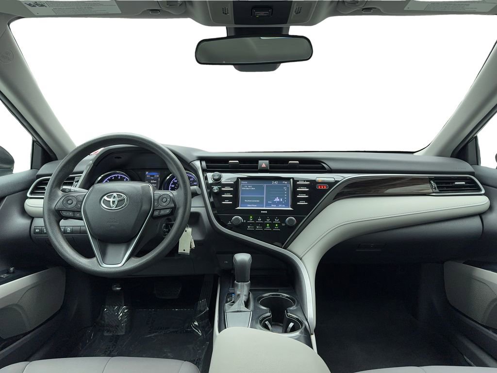 Used 2020 Toyota Camry LE image 16