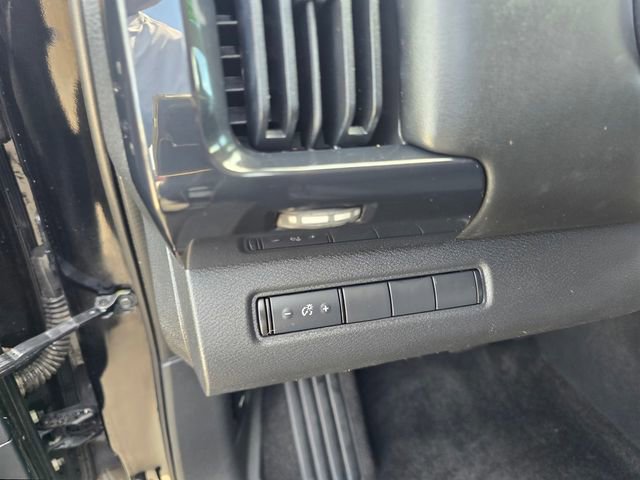 Used 2022 Nissan Pathfinder S image 29