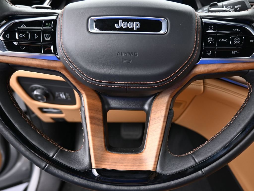New 2025 Jeep Grand Cherokee Summit image 25